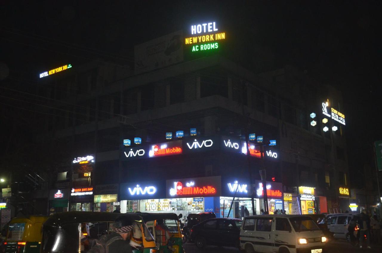 Hotel Newyork Inn Ānand Eksteriør billede